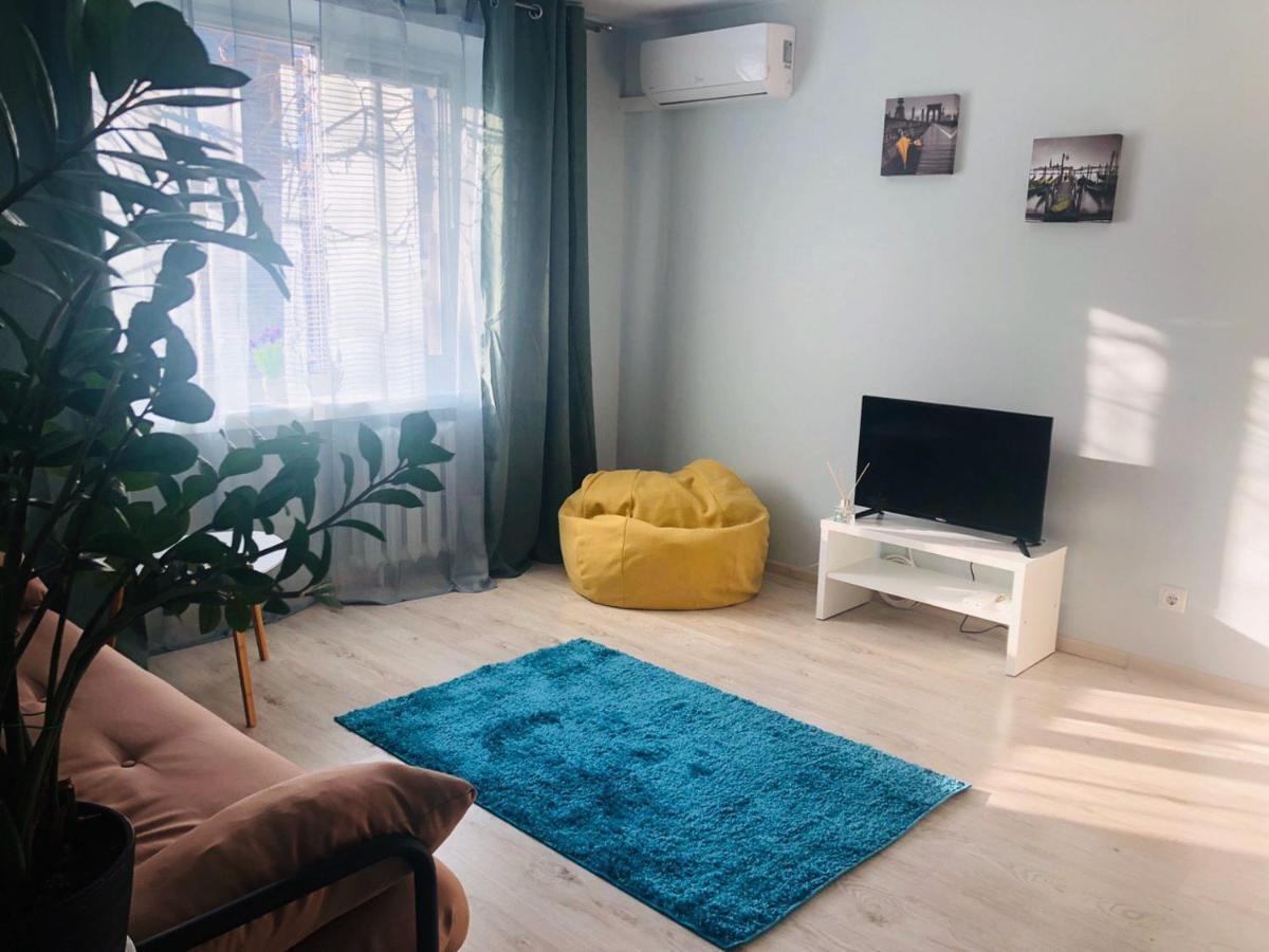 Stylish And Comfortable Apartment In The Center Tsjerkasij Eksteriør bilde