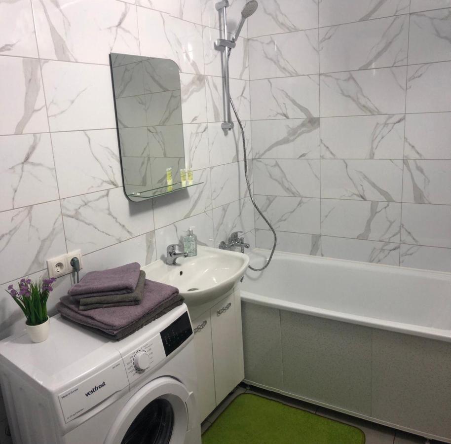 Stylish And Comfortable Apartment In The Center Tsjerkasij Eksteriør bilde